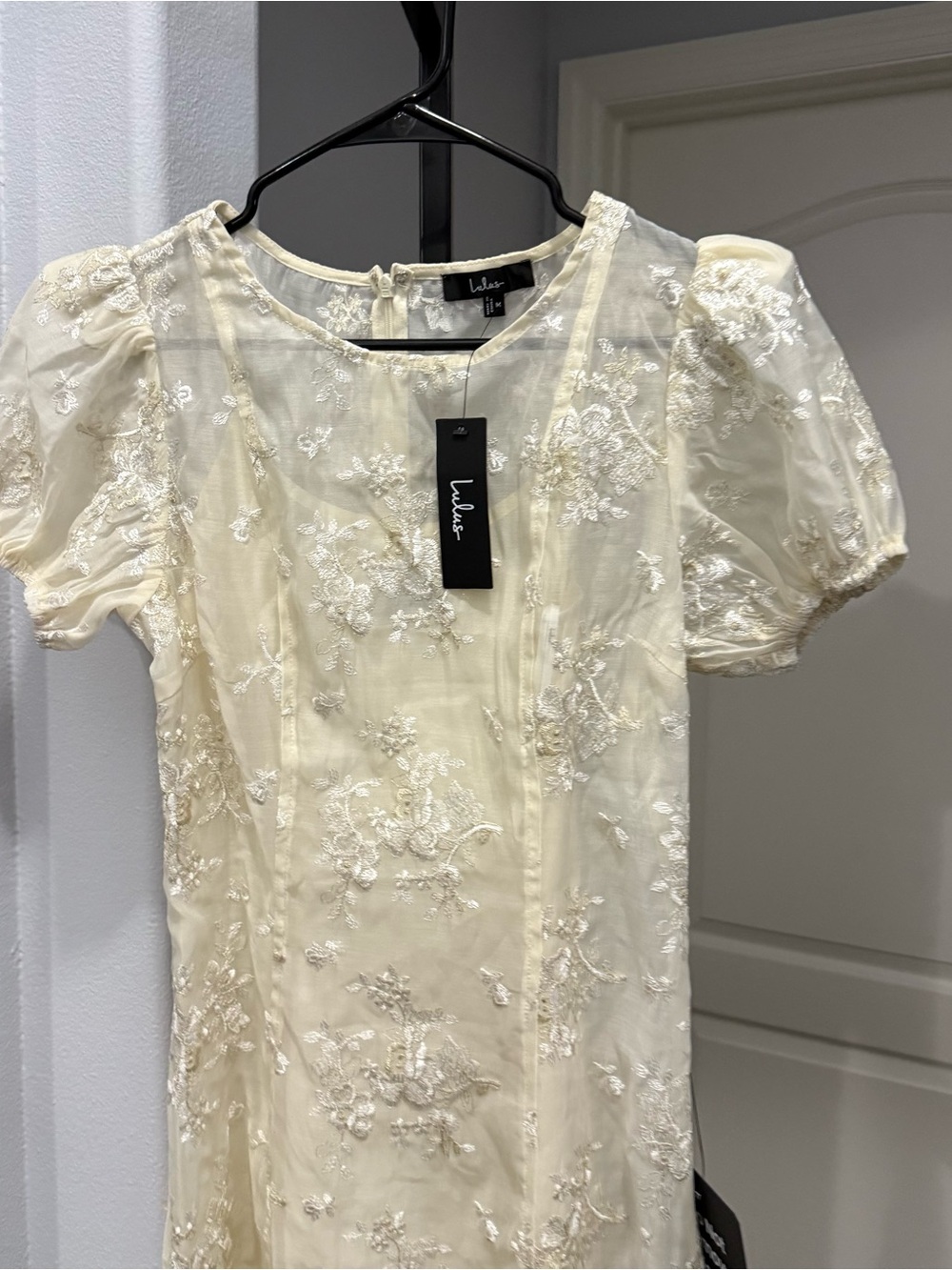 Lulus Elfrieda Cream Floral Embroidered Puff Sleeve Midi Dress Size Medium - Picture 4 of 9